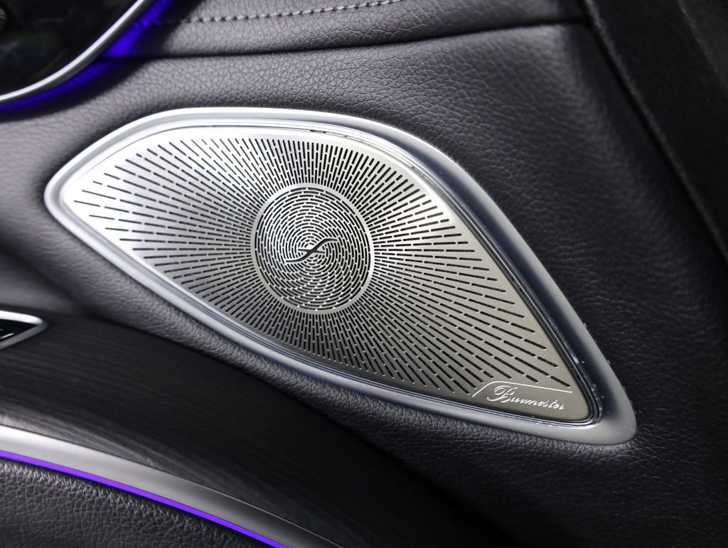 Used 2023 Mercedes-Benz EQS 580 4MATIC SUV w/ Exclusive Trim Package image 9