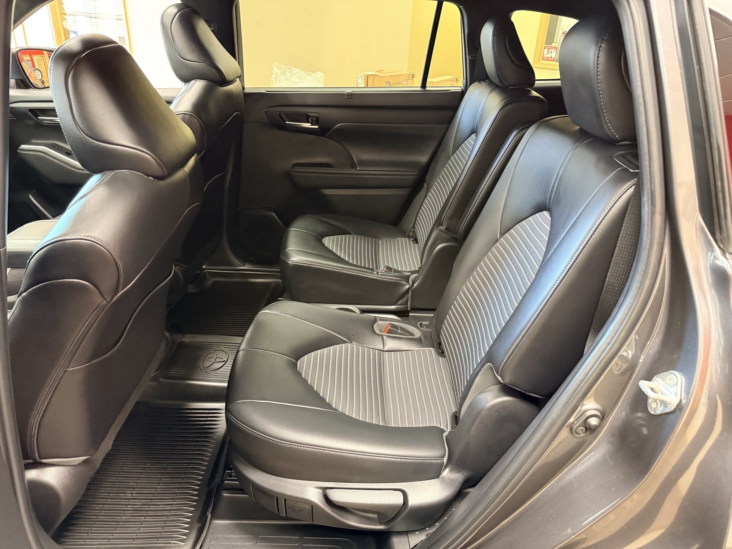 Used 2022 Toyota Highlander XSE AWD/4WD image 20