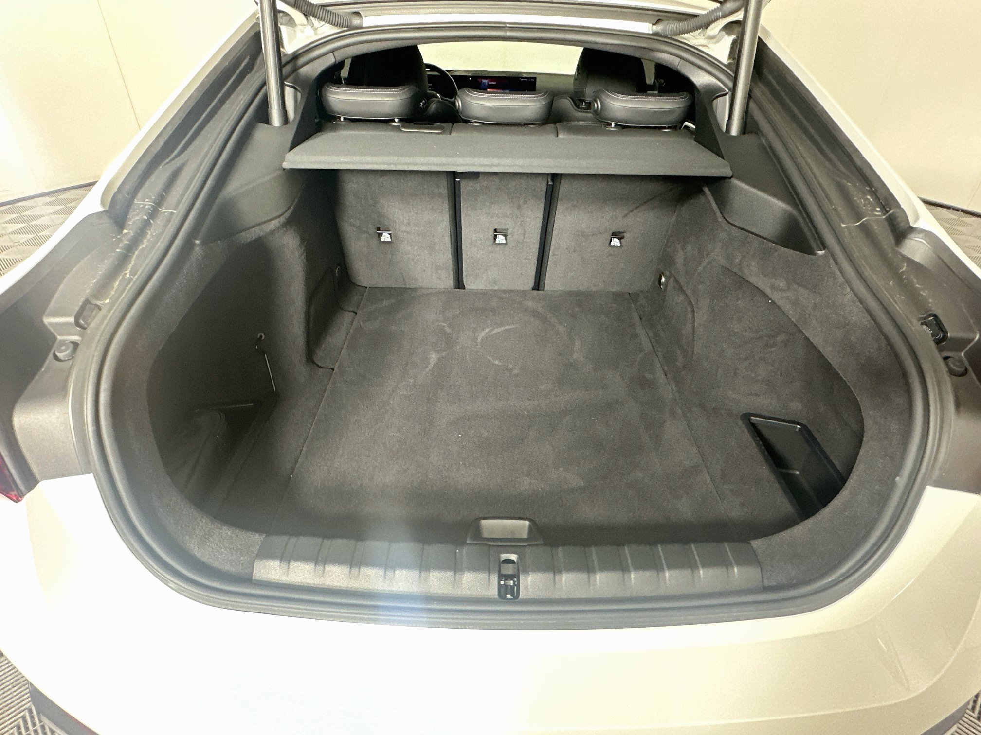 Used 2023 BMW i4 eDrive35 RWD image 30