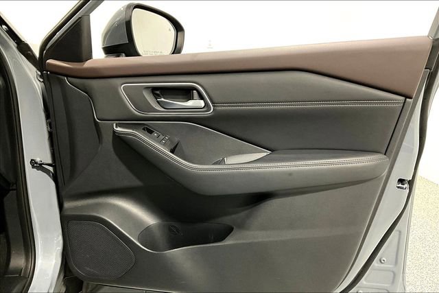 Used 2021 Nissan Rogue SV image 30