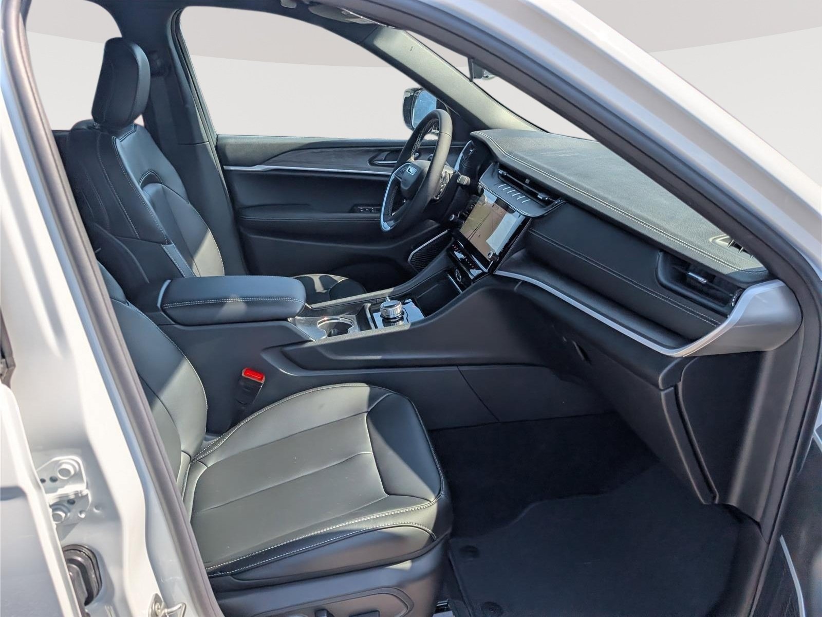 New 2026 Jeep Grand Cherokee Limited AWD/4WD image 6