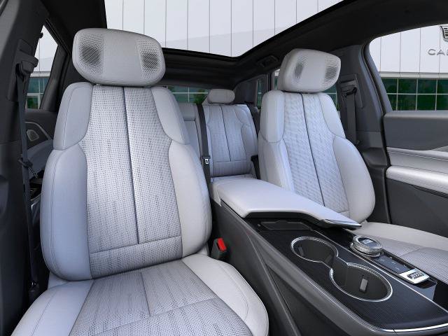 New 2025 Cadillac Lyriq Luxury AWD/4WD image 16