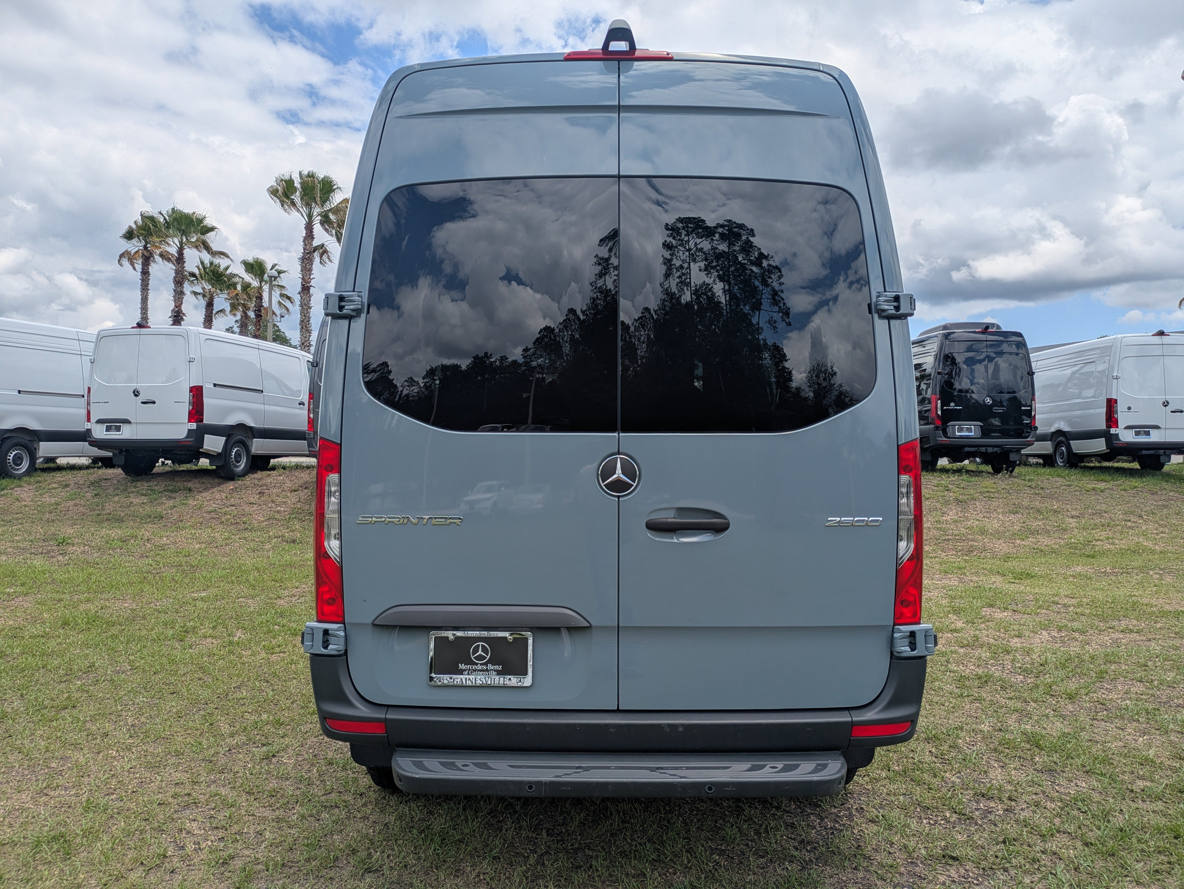 Used 2024 Mercedes-Benz Sprinter 2500 image 5