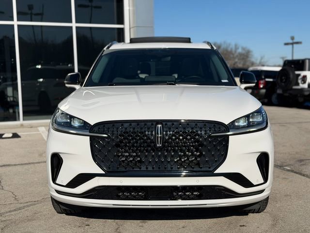 Used 2025 Lincoln Aviator Reserve w/ Equipment Group 201A image 2