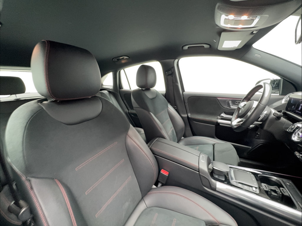 Used 2021 Mercedes-Benz GLA 35 AMG 4MATIC image 31