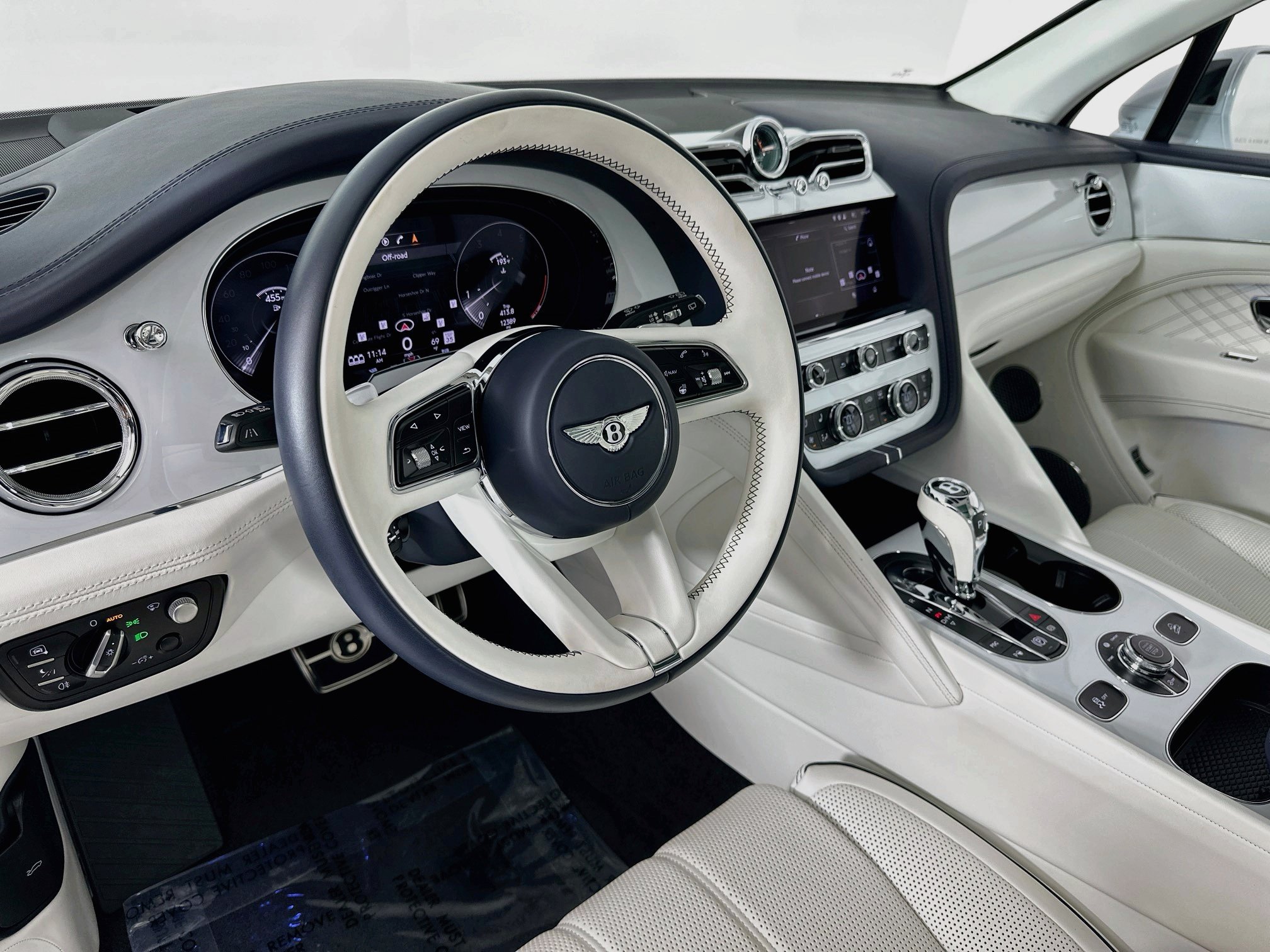 Certified 2023 Bentley Bentayga Extended Wheelbase AWD/4WD image 12