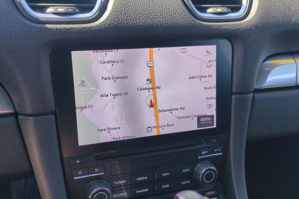 Used 2018 Porsche 718 Boxster image 12