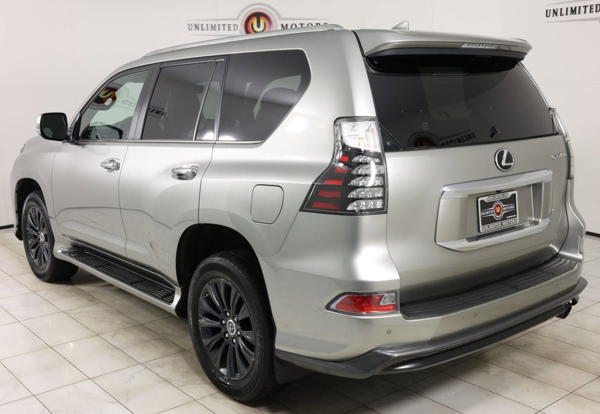 Used 2023 Lexus GX 460 Premium w/ Accessory Package AWD/4WD image 4