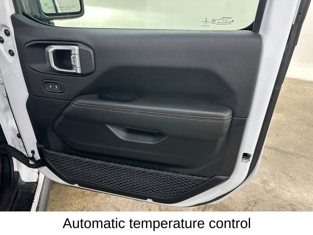 Used 2021 Jeep Wrangler Unlimited Rubicon AWD/4WD image 22