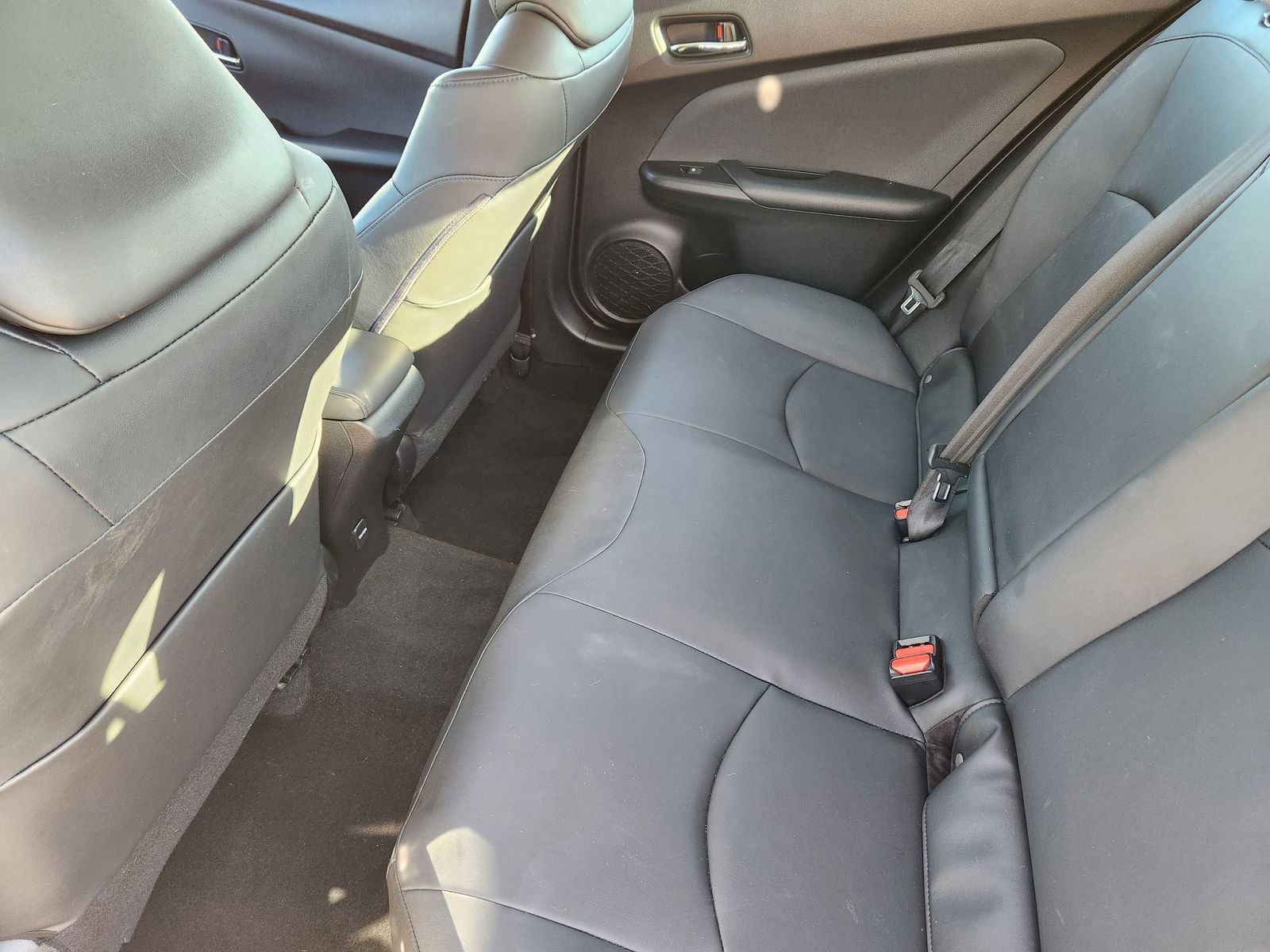 Used 2016 Toyota Prius Four w/ Advanced Technology Package image 41