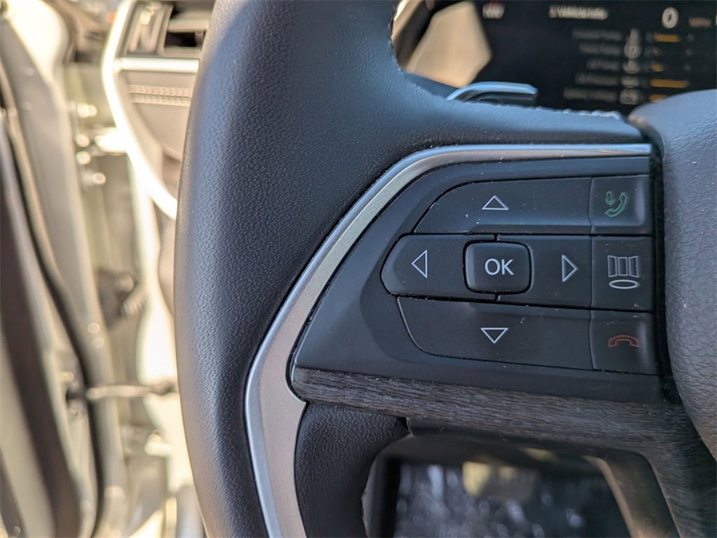 Used 2024 Jeep Grand Cherokee Limited image 22