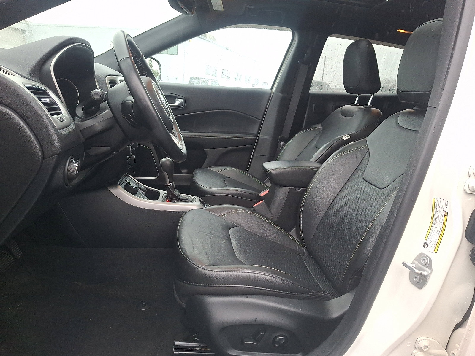 Used 2021 Jeep Compass Latitude w/ Sun and Sound Group AWD/4WD image 13