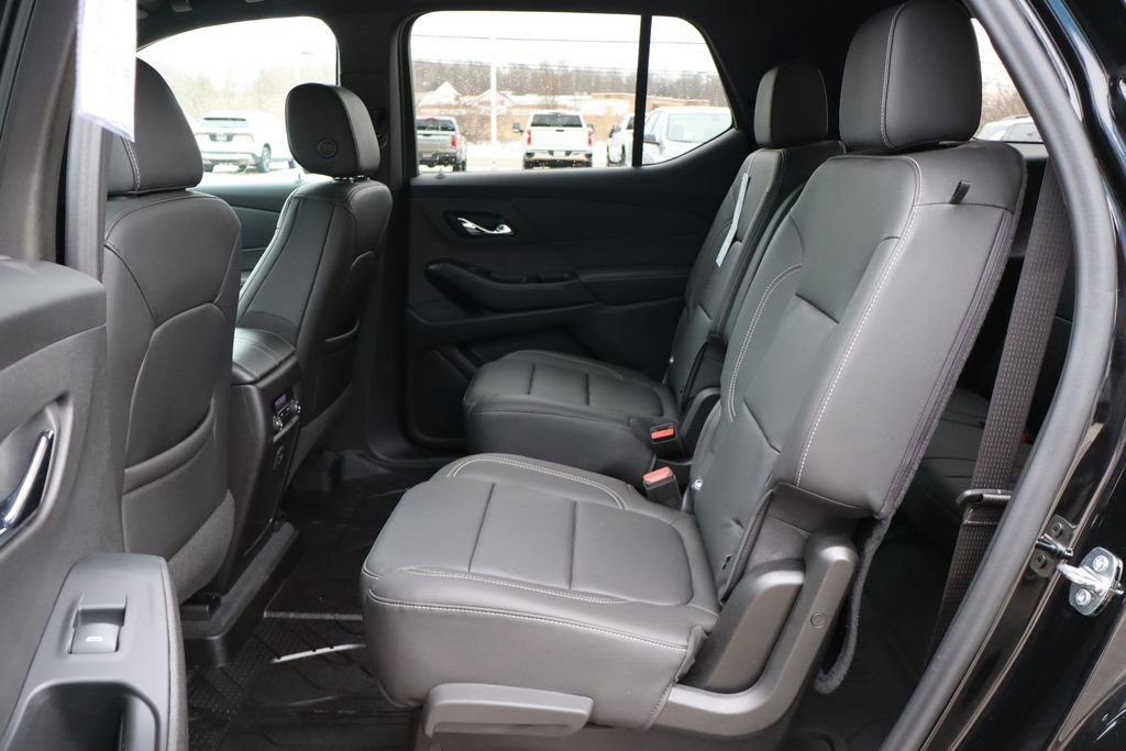 Used 2023 Chevrolet Traverse LT image 39