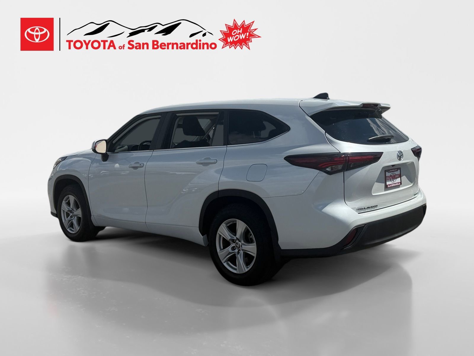 Certified 2024 Toyota Highlander LE image 3
