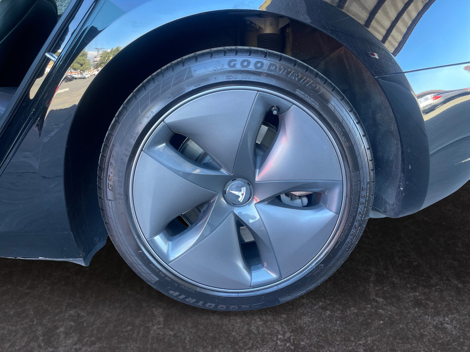 Used 2023 Tesla Model 3 Standard Range image 14