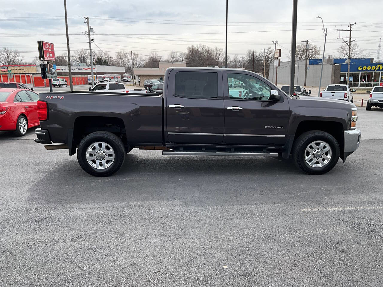 Used 2015 Chevrolet Silverado 2500 LTZ image 6