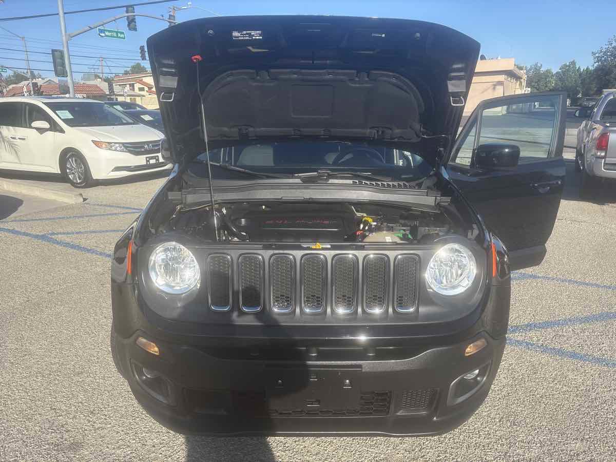 Used 2017 Jeep Renegade Latitude image 29