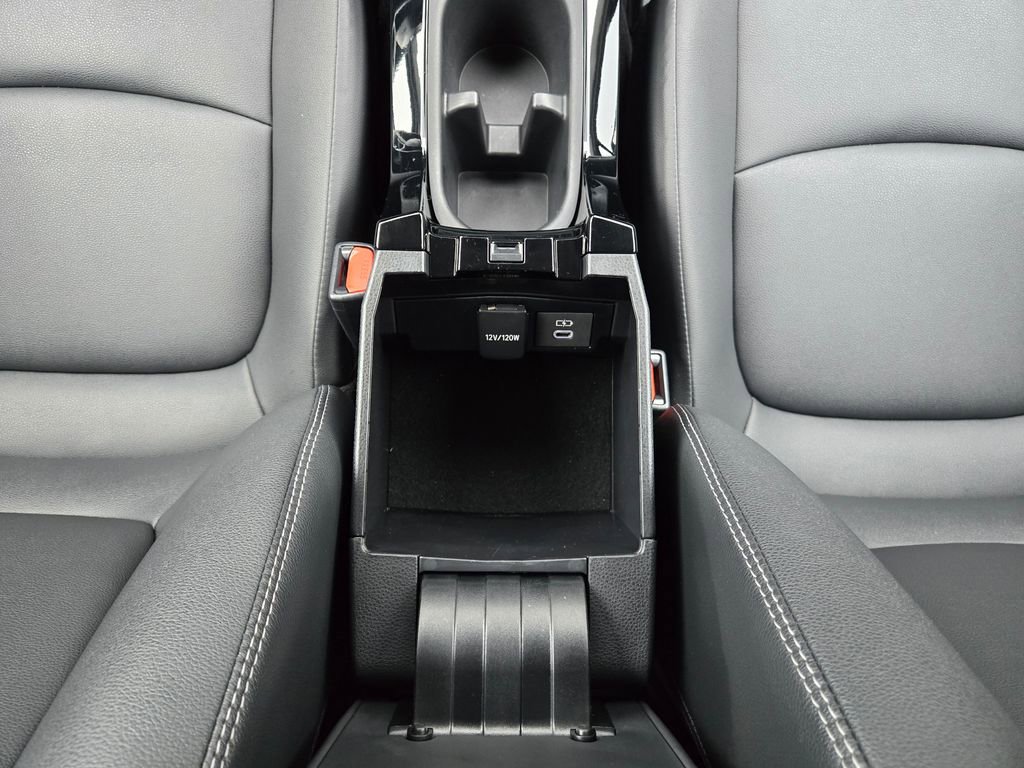 Used 2024 Toyota Corolla Cross XLE image 15