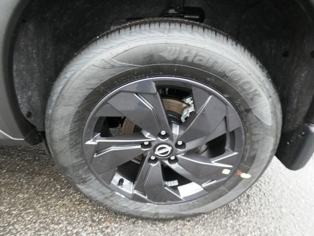 New 2026 Nissan Rogue SV AWD/4WD image 9