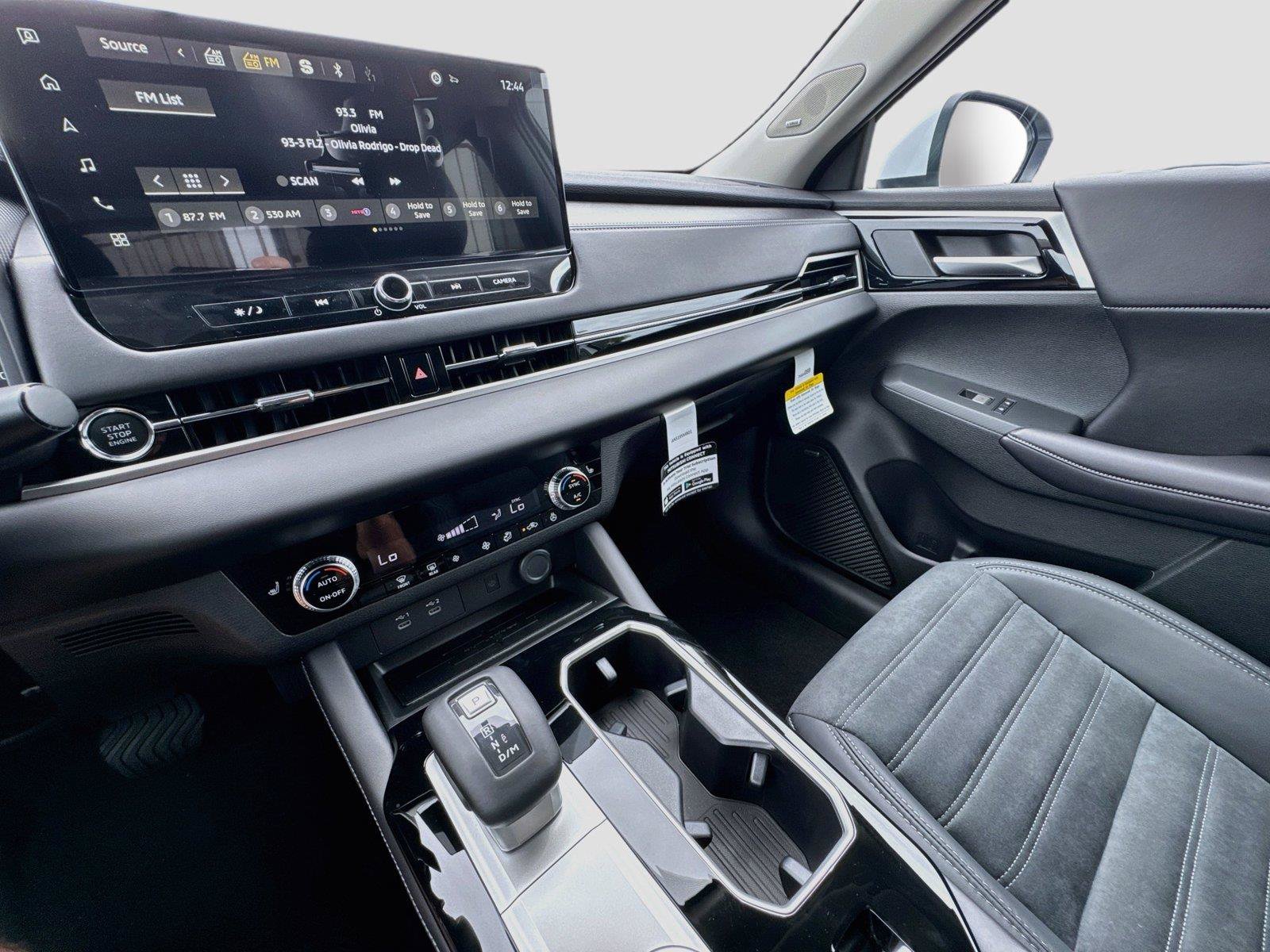 New 2026 Mitsubishi Outlander SE FWD image 15