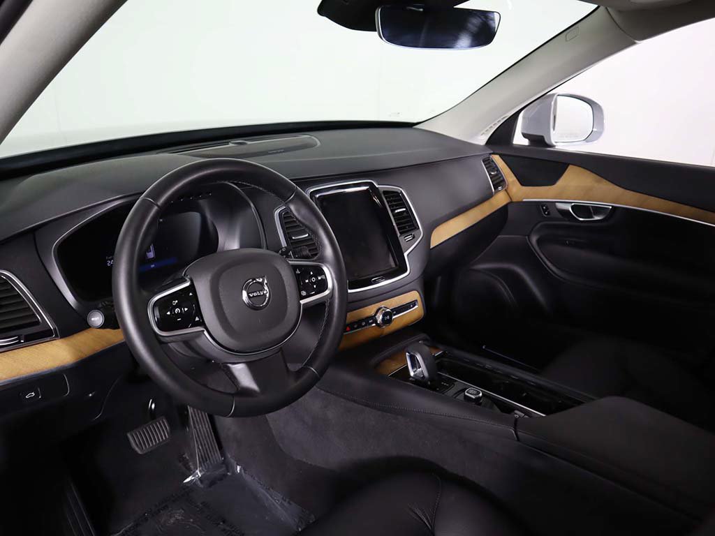 Used 2025 Volvo XC90 B6 Plus w/ Protection Package Premier AWD/4WD image 31