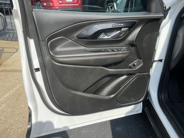 Used 2023 GMC Terrain AT4 image 8
