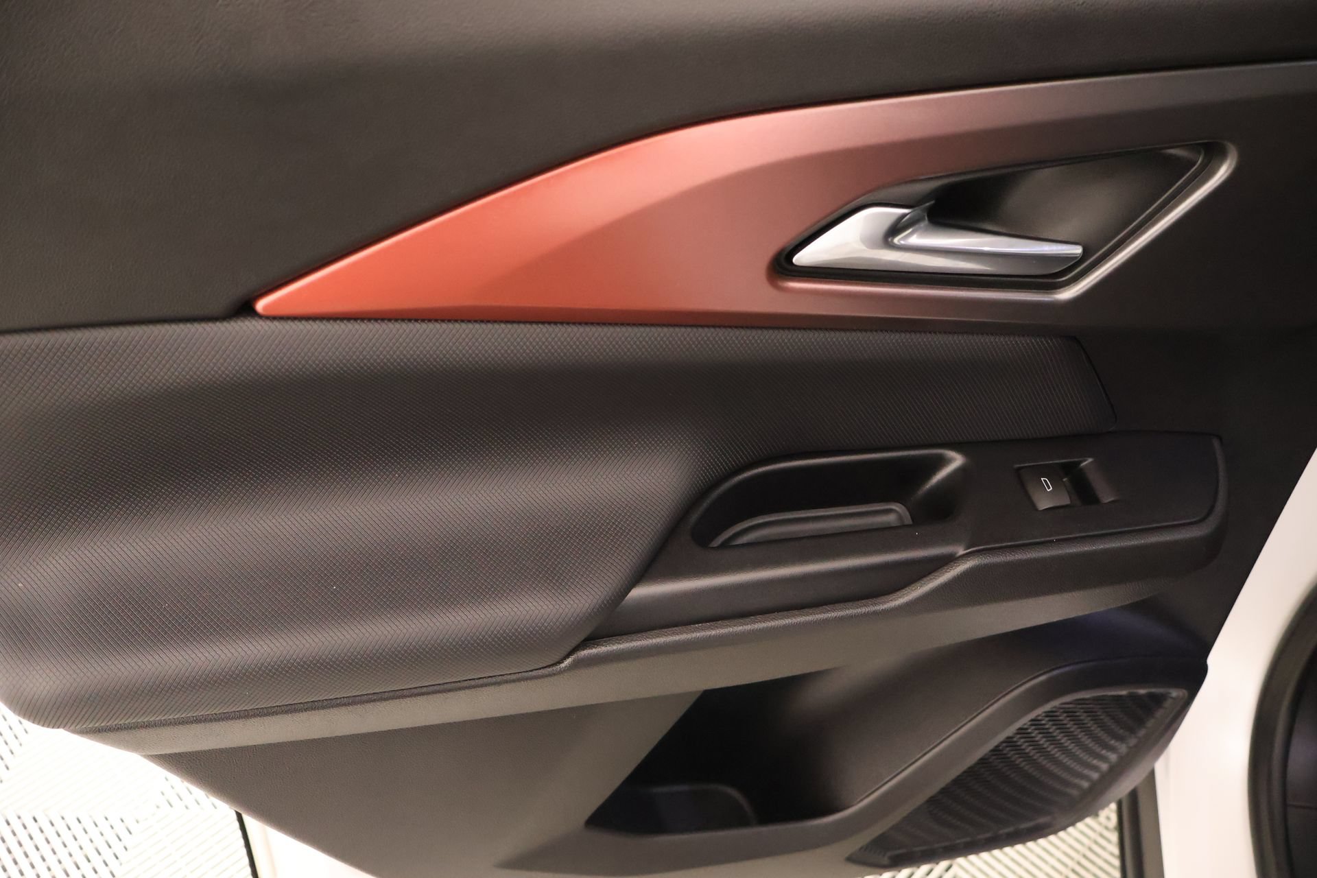 Used 2025 Chevrolet Equinox EV RS FWD image 16