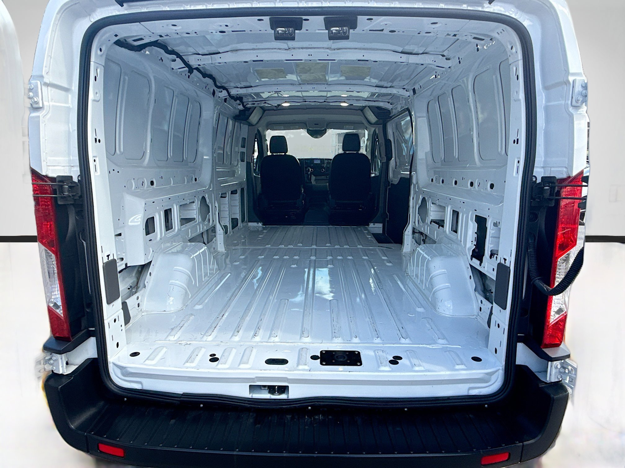 Used 2024 Ford Transit 150 Base image 24