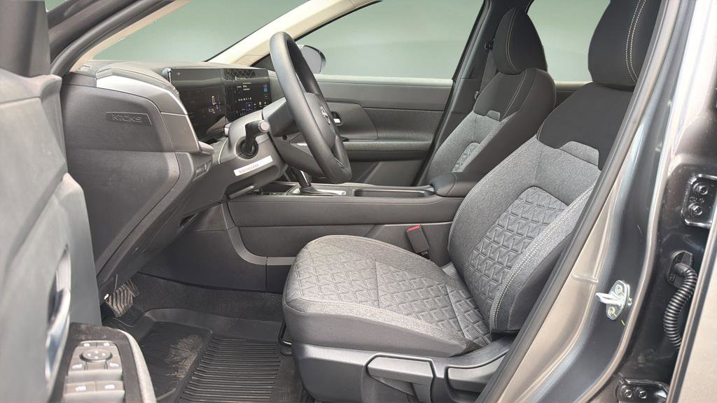New 2026 Nissan Kicks SV w/ Charging Package FWD image 16