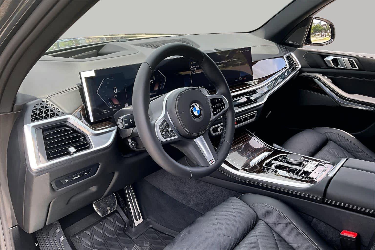 Used 2026 BMW X5 xDrive40i w/ M Sport Package AWD/4WD image 16