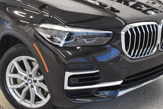 Used 2023 BMW X5 xDrive40i w/ Premium Package AWD/4WD image 32