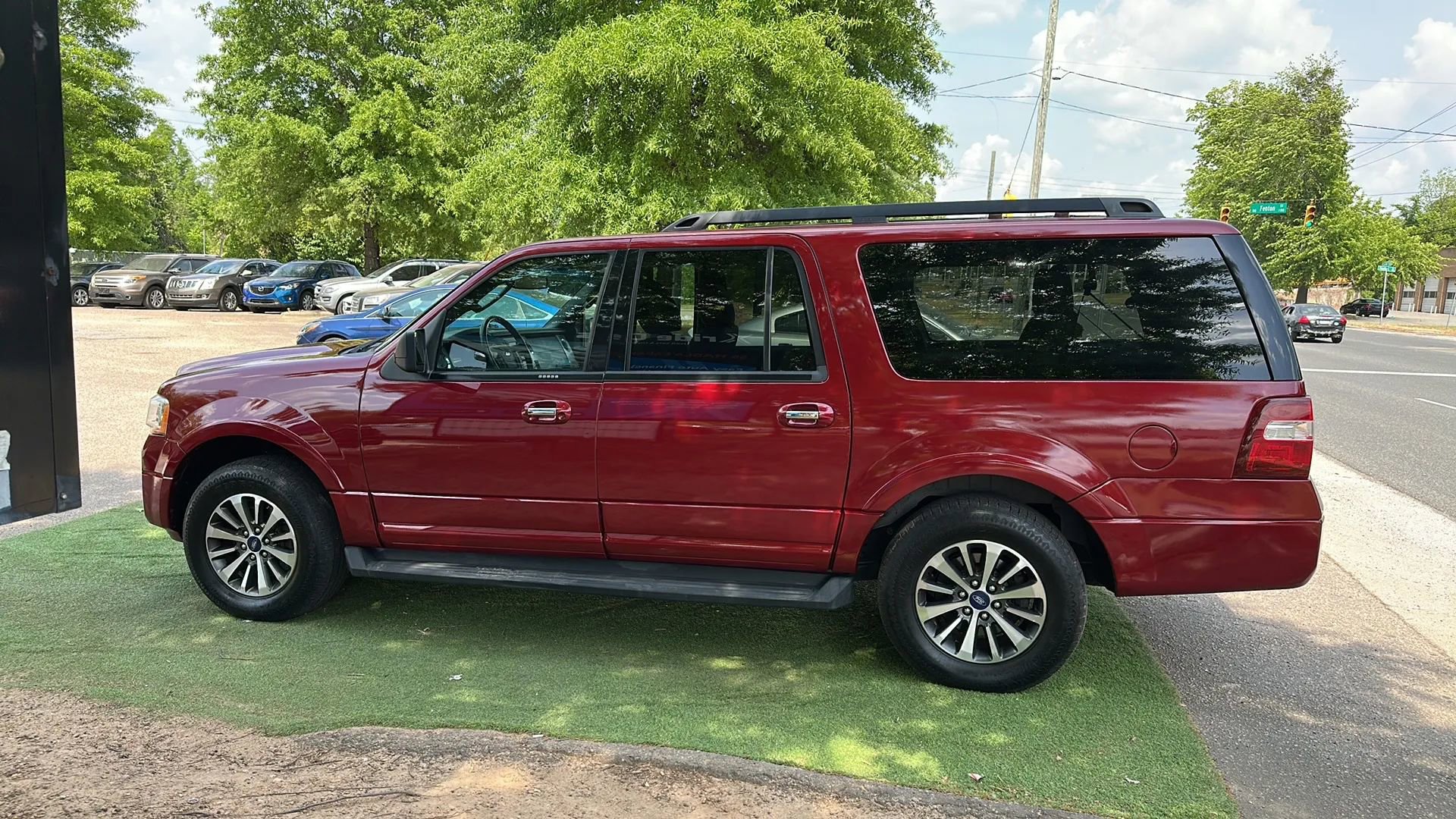Used 2016 Ford Expedition EL XLT AWD/4WD image 4