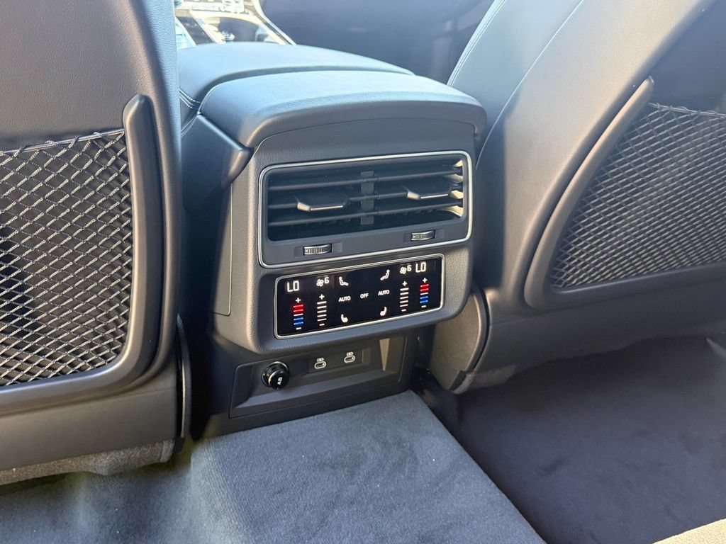 New 2026 Audi SQ8 Premium Plus AWD/4WD image 22
