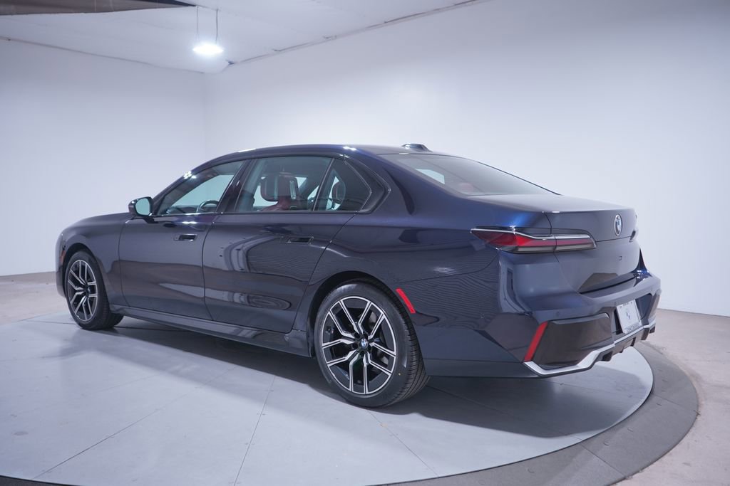 Used 2023 BMW 740i w/ Parking Assistance Package image 3
