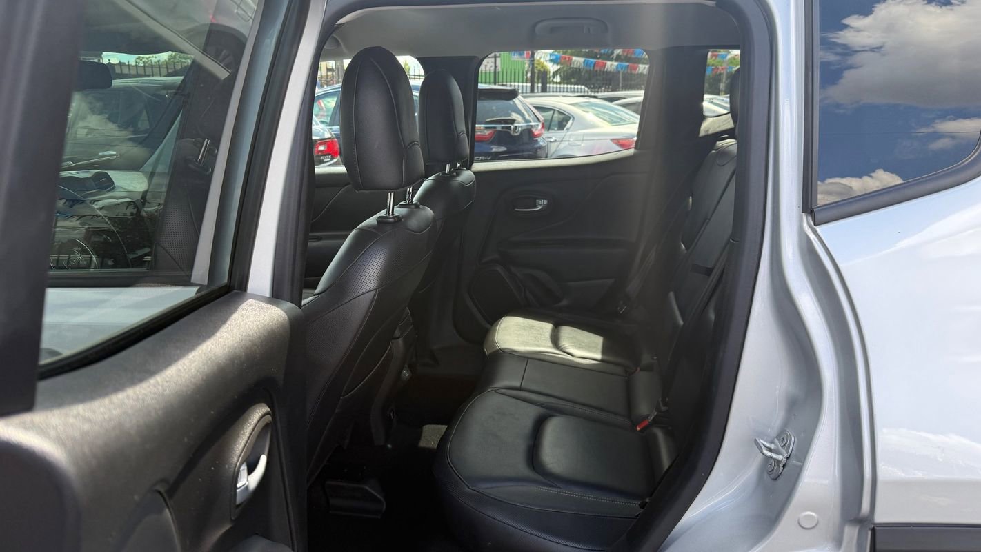 Used 2021 Jeep Renegade Limited image 9