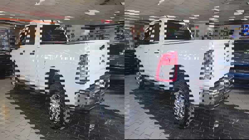Used 2023 RAM 2500 Tradesman w/ Chrome Appearance Group image 8