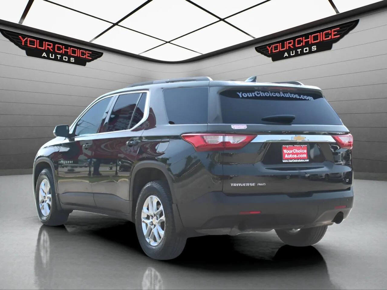 Used 2020 Chevrolet Traverse LT w/ Driver Confidence II Package image 3