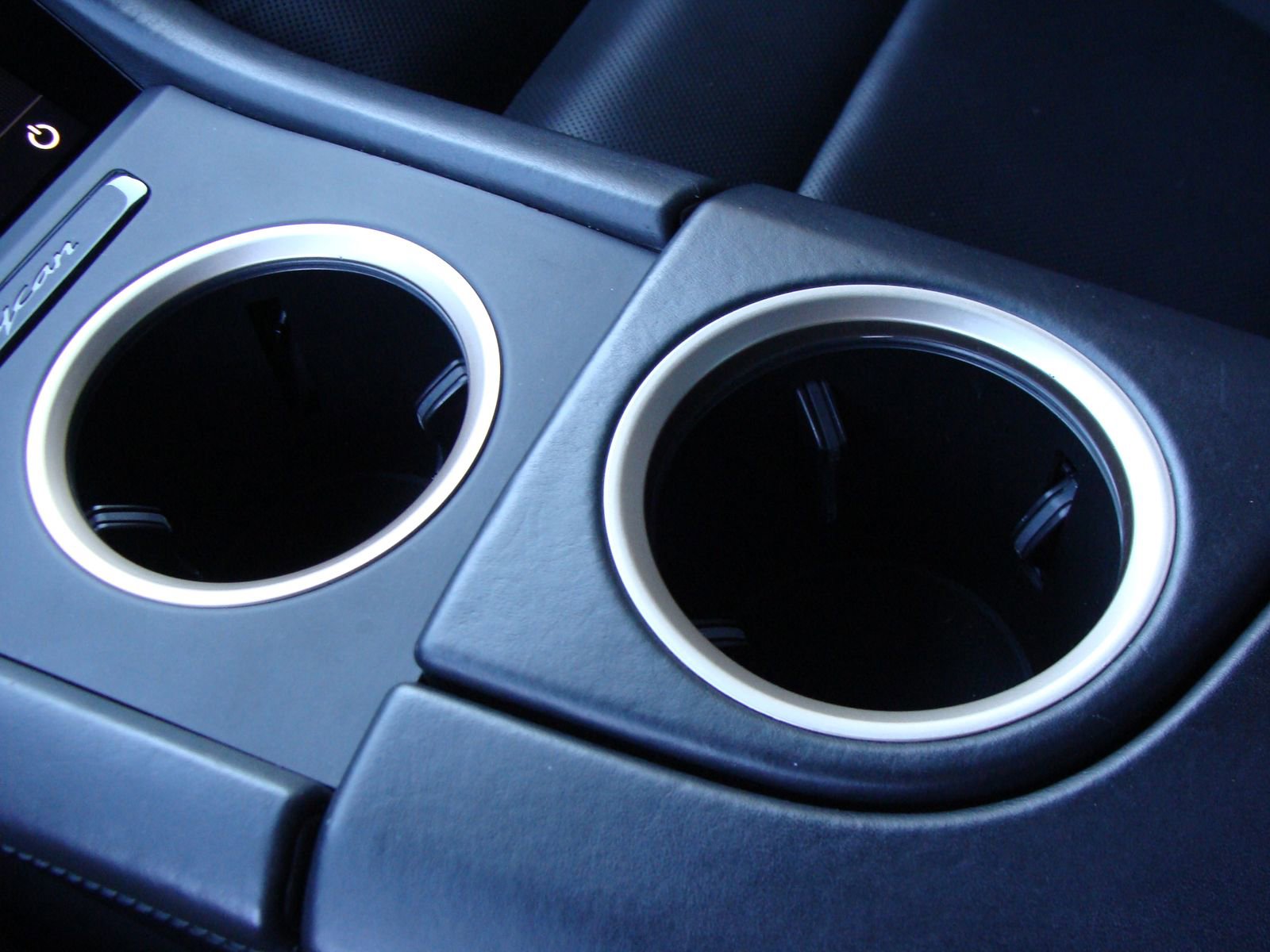 Used 2020 Porsche Taycan 4S image 28