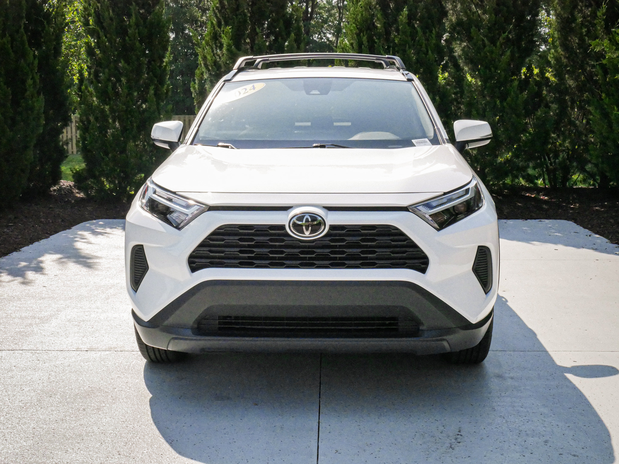 Used 2024 Toyota RAV4 XLE FWD image 3