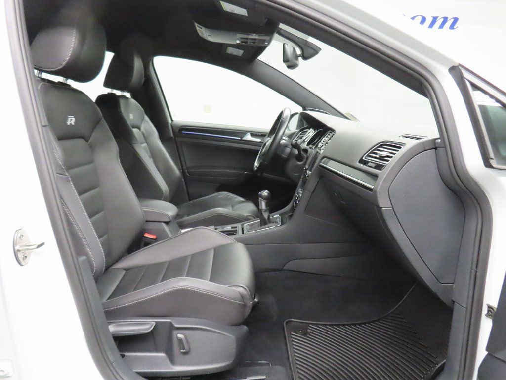 Used 2016 Volkswagen Golf R 4-Door image 23