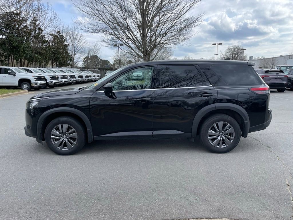 Used 2024 Nissan Pathfinder S image 4