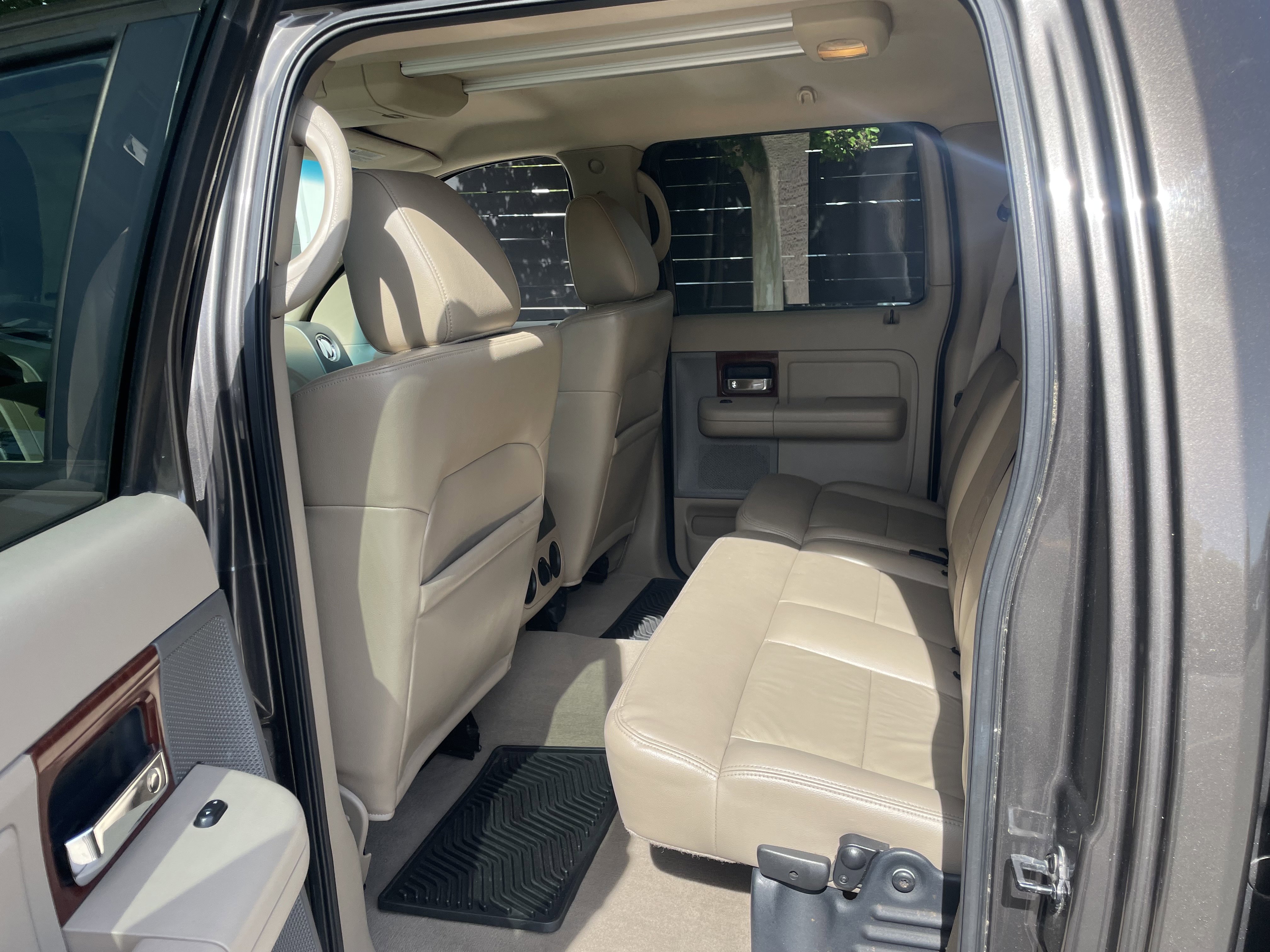 Used 2005 Ford F150 Lariat image 13