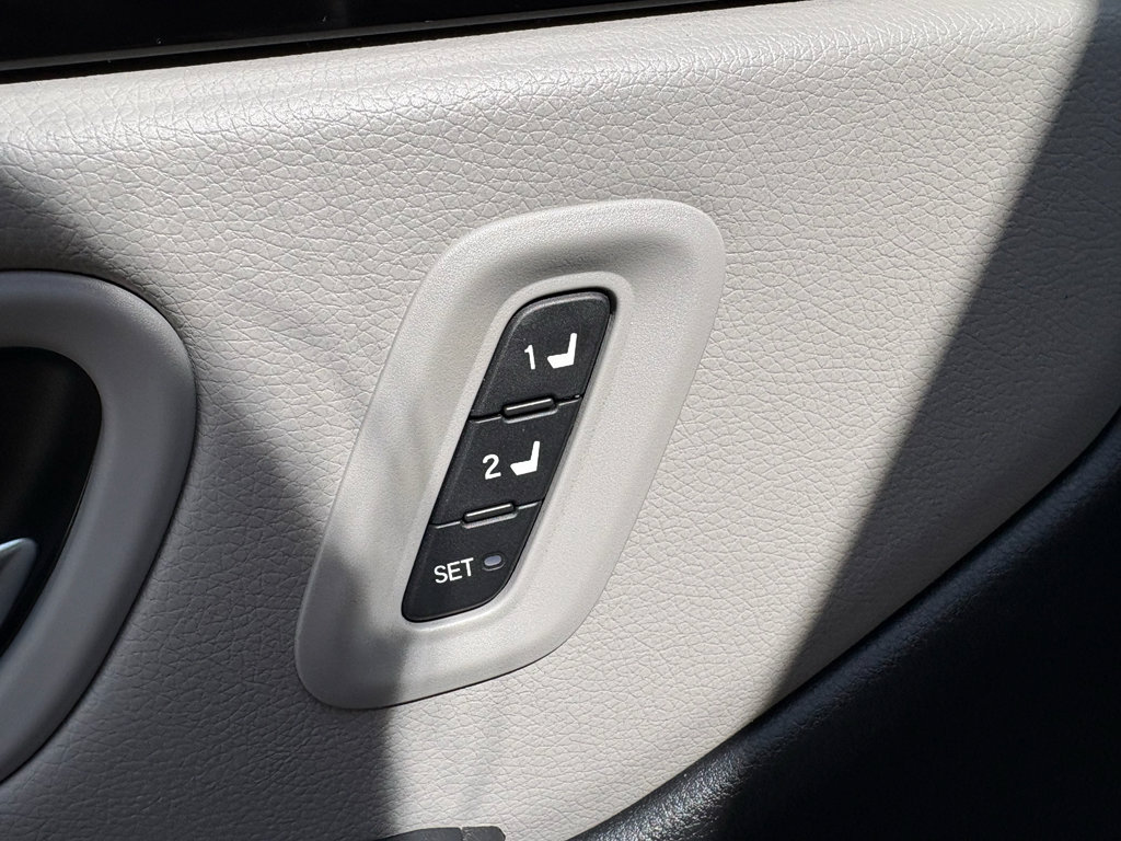 Certified 2024 Honda Pilot Touring image 11