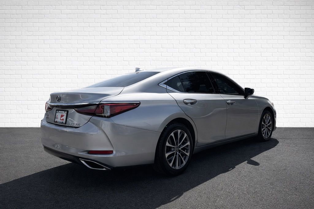 Used 2022 Lexus ES 350 w/ Premium Package FWD image 4