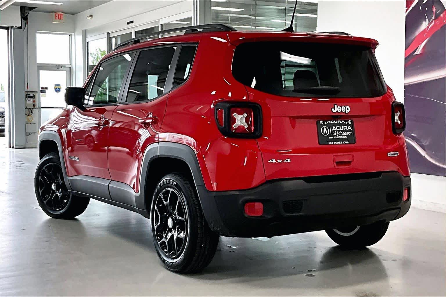 Used 2018 Jeep Renegade Latitude w/ Cold Weather Group AWD/4WD image 4