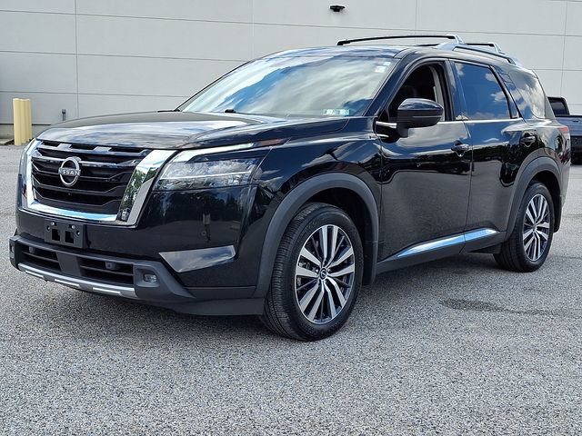 Used 2022 Nissan Pathfinder Platinum w/ Cargo Package AWD/4WD image 6