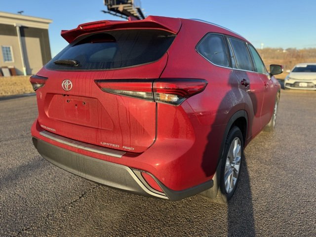 Certified 2022 Toyota Highlander Limited image 14