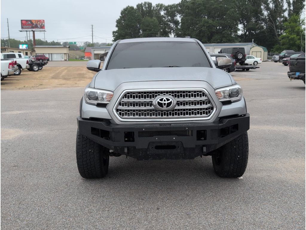 Used 2017 Toyota Tacoma TRD Off-Road image 8