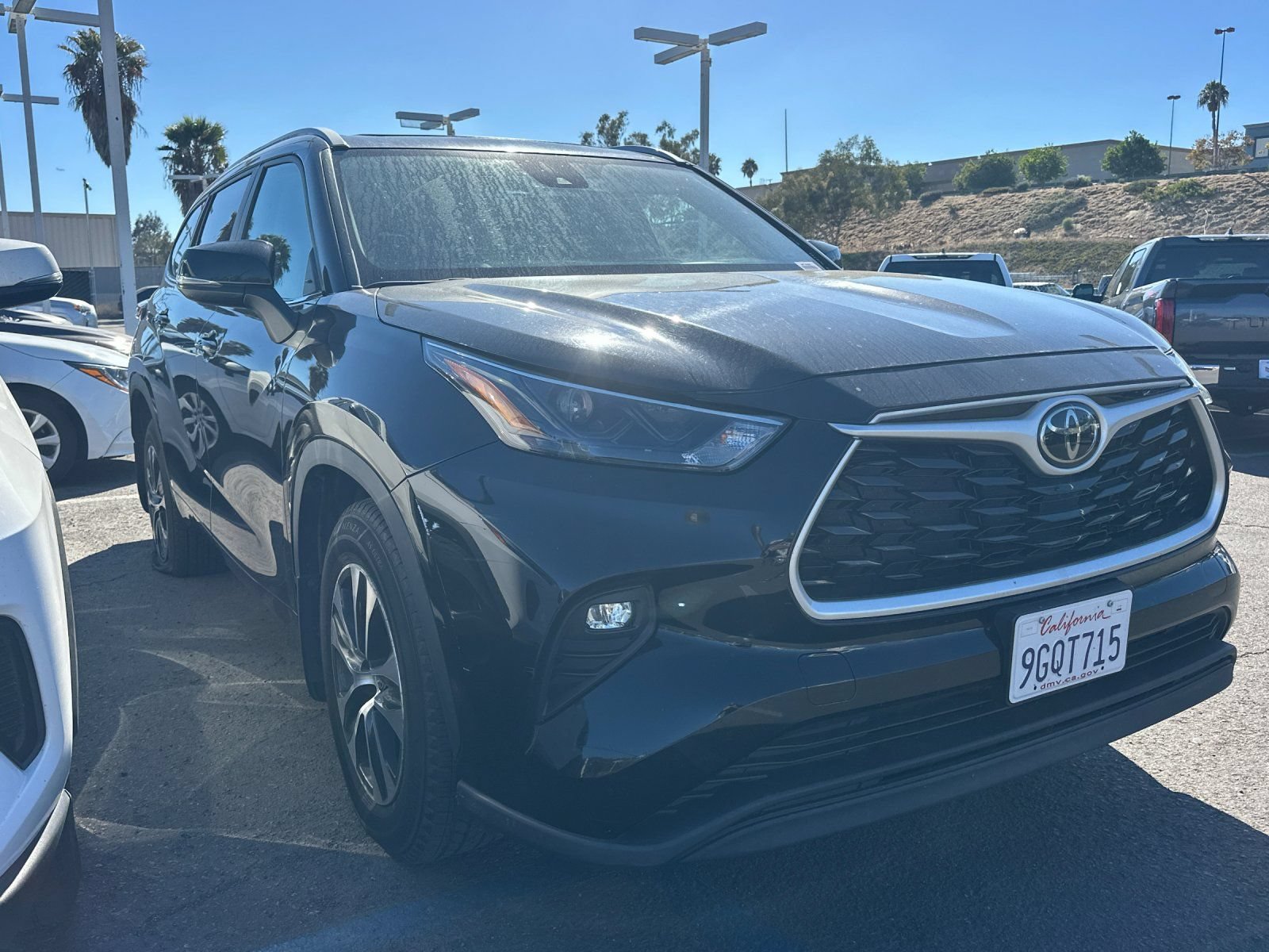 Used 2023 Toyota Highlander XLE AWD/4WD image 2