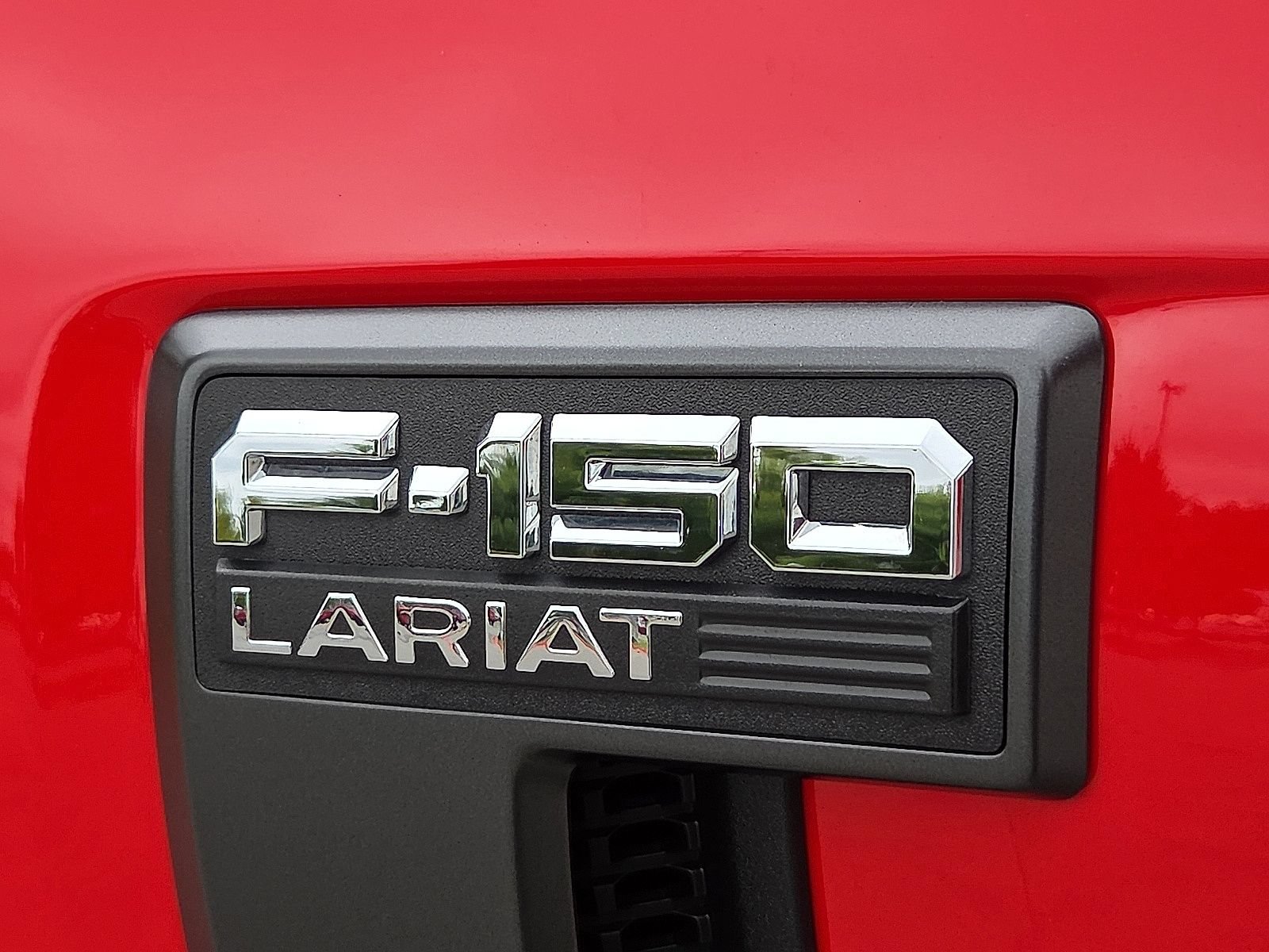 Used 2022 Ford F150 Lariat w/ Equipment Group 502A High AWD/4WD image 9
